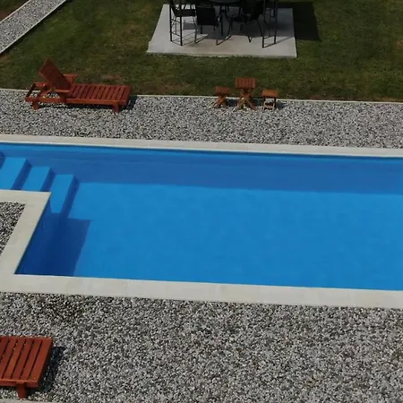 Vikendica Sa Bazenom Magnum 펜션 Višegrad