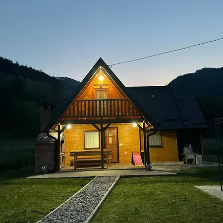 Vikendica Sa Bazenom Magnum 펜션