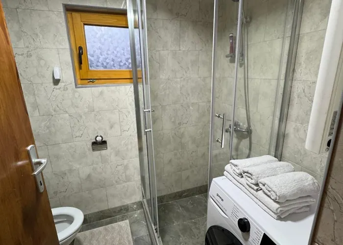 펜션 Vikendica Sa Bazenom Magnum *