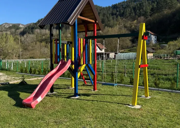 펜션 Vikendica Sa Bazenom Magnum *